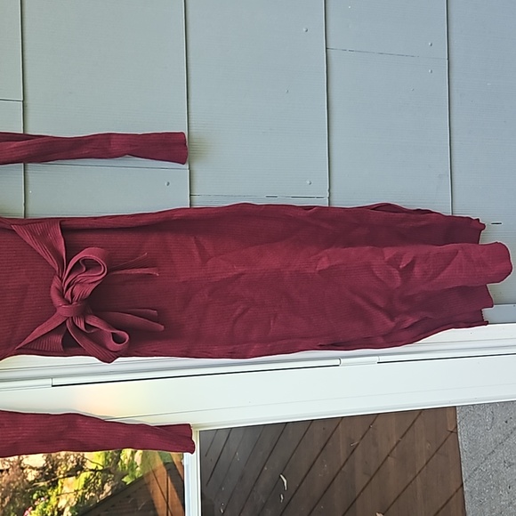 Ladies Caracilia maroon Body Con dress tie front small - Picture 2 of 7